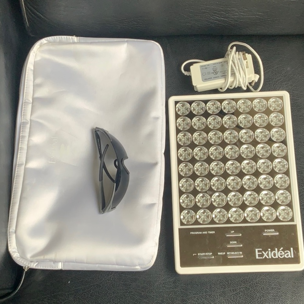 Exideal LED photon therapy device fully functional